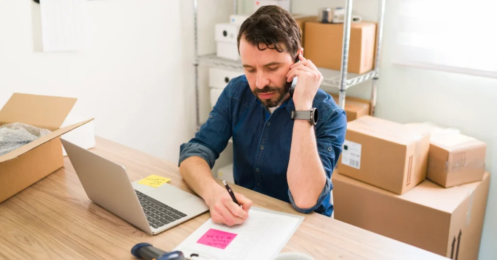 Sourcing Agent in Yiwu communicating with client